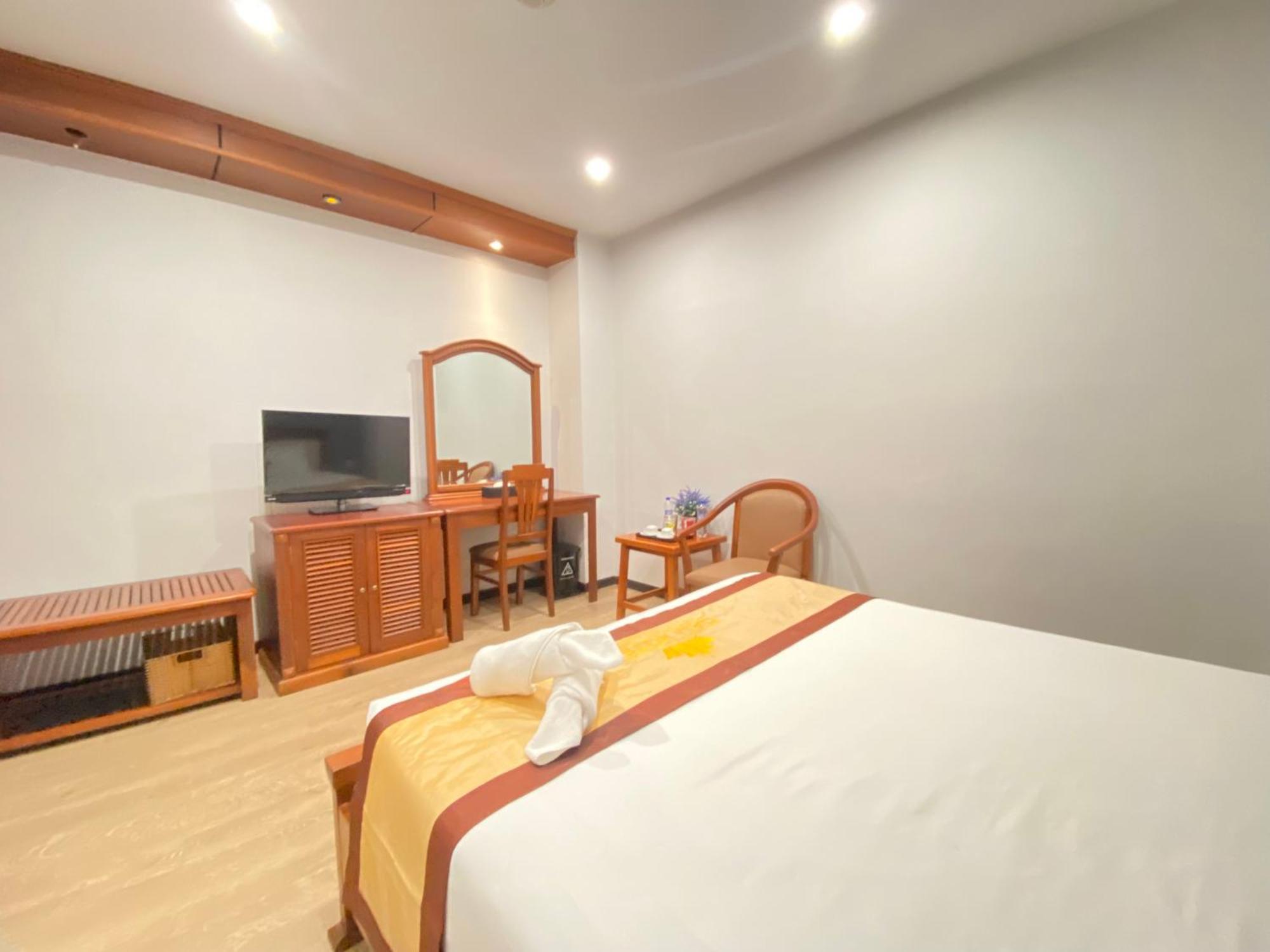 Cali Hotel Quy Nhon Exterior photo